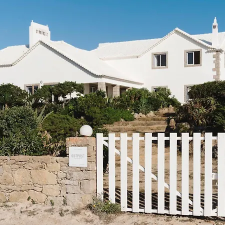 Outpost - Casa Arribas